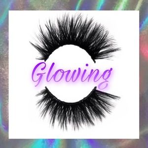 Lash Style: Glowing